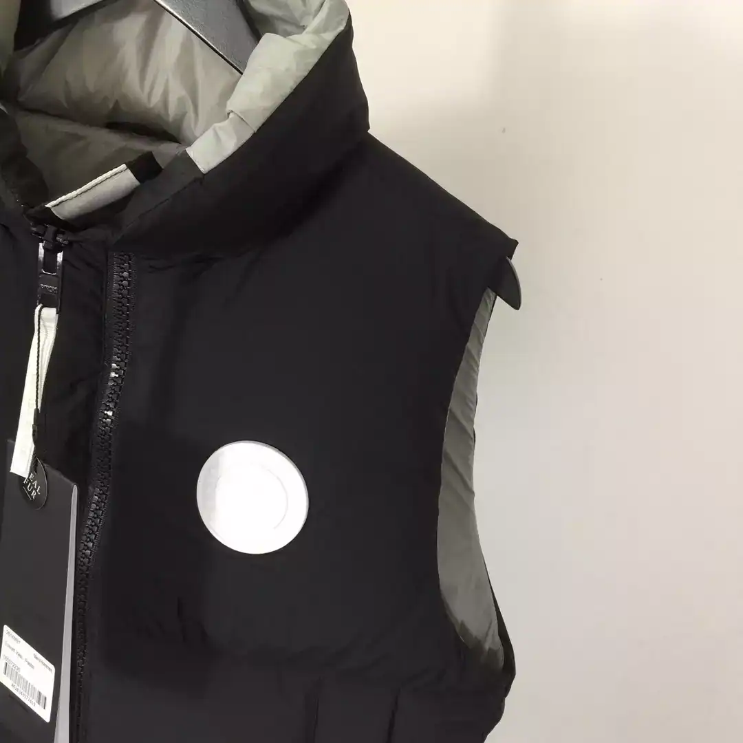 Canada-Goose-Everett-Vest-Pastels-CG015-3.webp