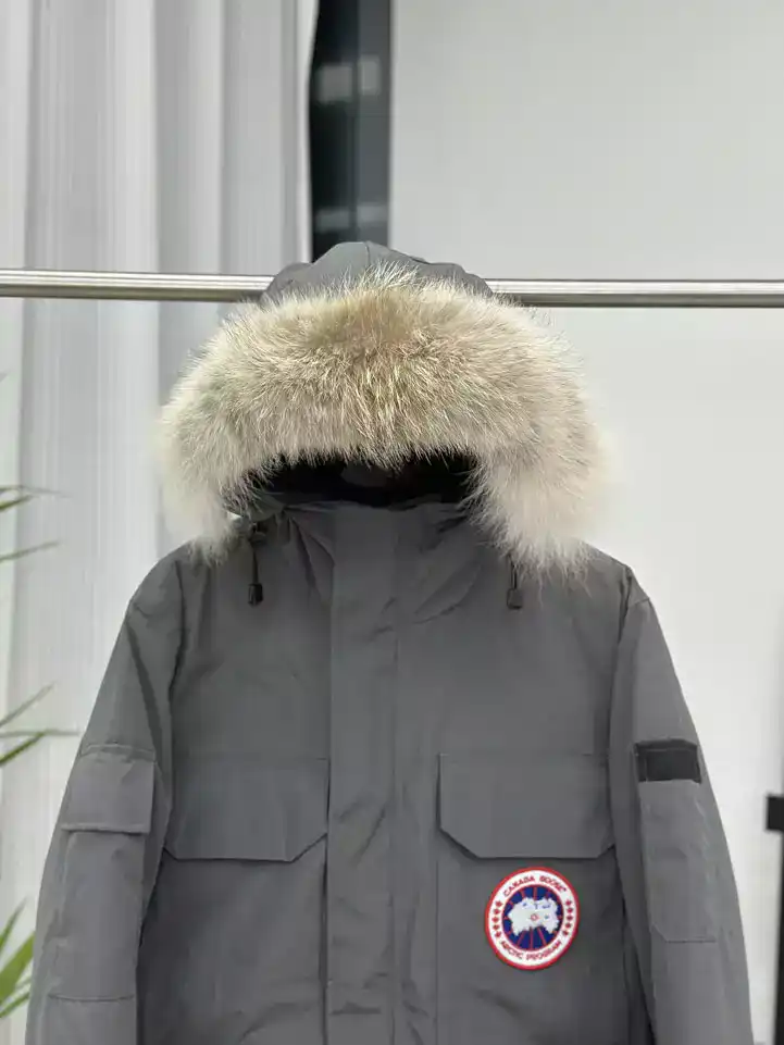 Canada-Goose-Expedition-Parka-Heritage-CG040-4.webp