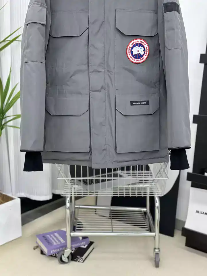 Canada-Goose-Expedition-Parka-Heritage-CG040-7.webp