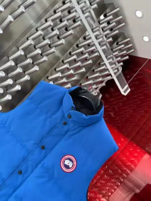 Canada-Goose-Freestyle-Crew-Vest-CG048-1.webp