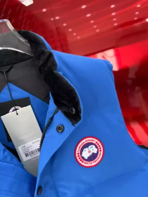 Canada-Goose-Freestyle-Crew-Vest-CG048-3.webp