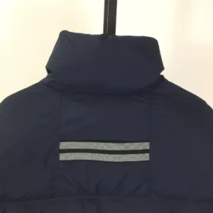 Canada-Goose-Jacket-CG076-6.webp