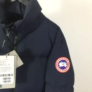 Canada-Goose-Jacket-CG076-7.webp