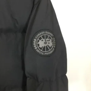 Canada-Goose-Jacket-CG078-8.webp