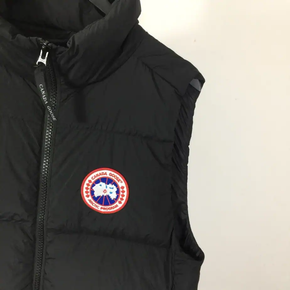 Canada-Goose-Jacket-CG079-6.webp