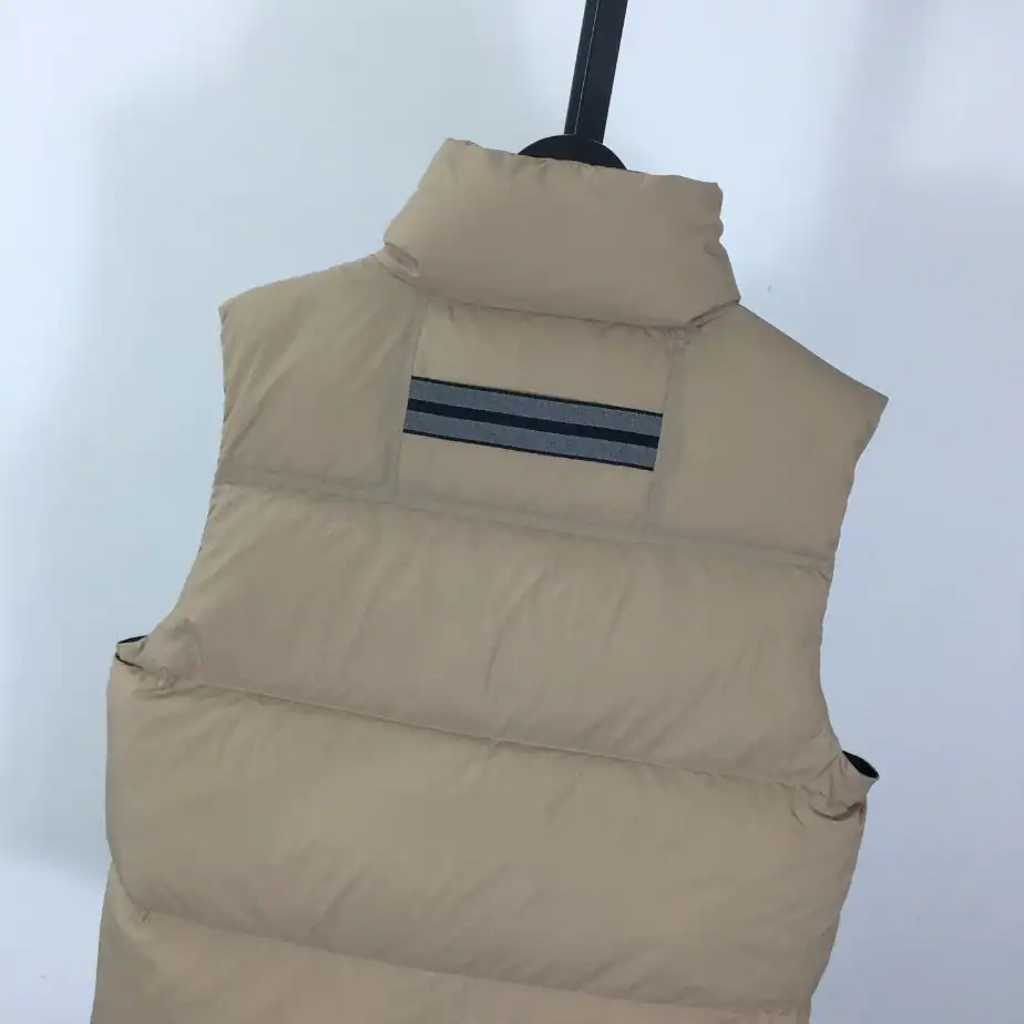 Canada-Goose-Jacket-CG080-5.webp