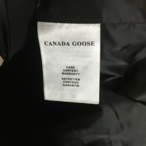 Canada-Goose-Jacket-CG081-2.webp