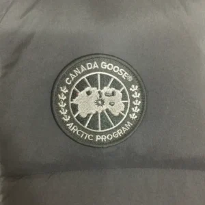 Canada-Goose-Jacket-CG081-4.webp