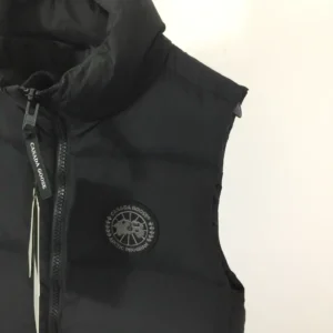Canada-Goose-Jacket-CG081-8.webp