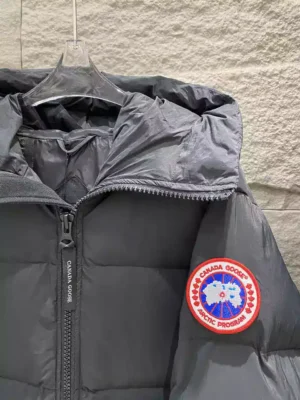 Canada-Goose-Lawrence-Puffer-Jacket-CG019-8.webp