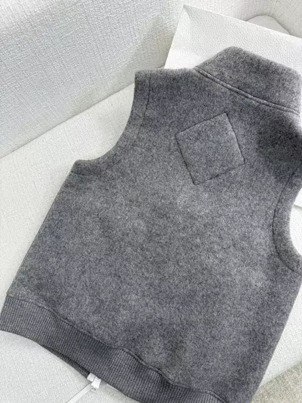 Canada-Goose-Mersey-Vest-Kind-Fleece-HUMANATURE-CG008-4.webp