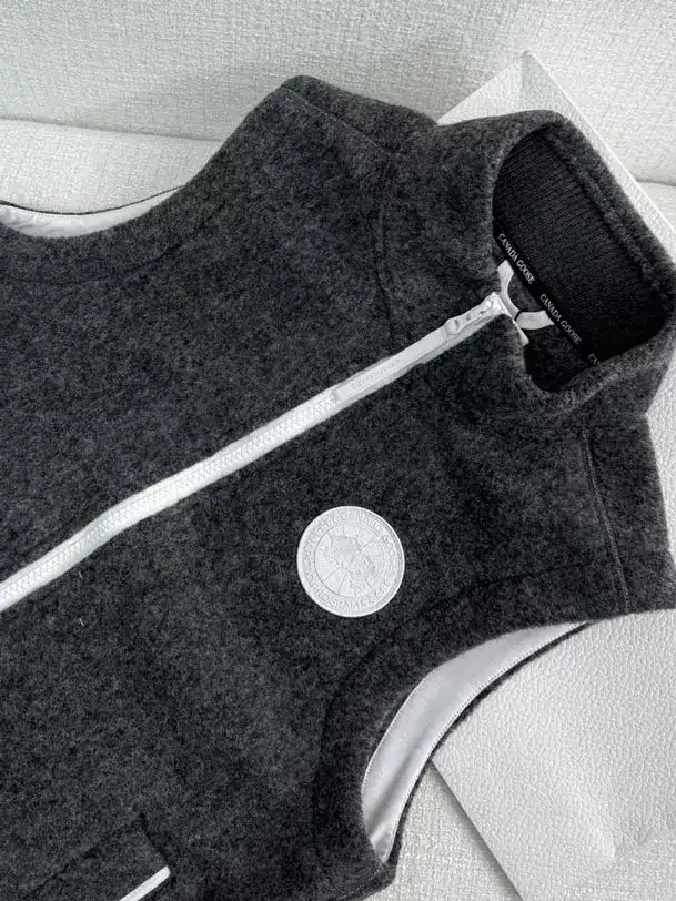 Canada-Goose-Mersey-Vest-Kind-Fleece-HUMANATURE-CG009-3.webp