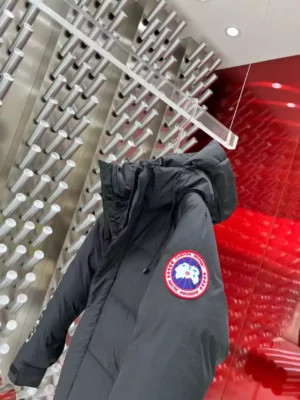 Canada-Goose-Parka-CG052-3.webp