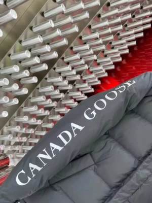 Canada-Goose-Parka-CG052-4.webp