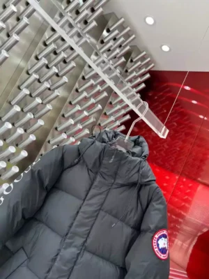 Canada-Goose-Parka-CG052-7.webp