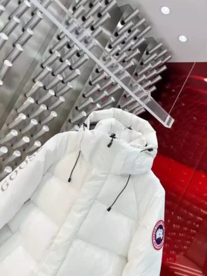 Canada-Goose-Parka-CG053-2.webp
