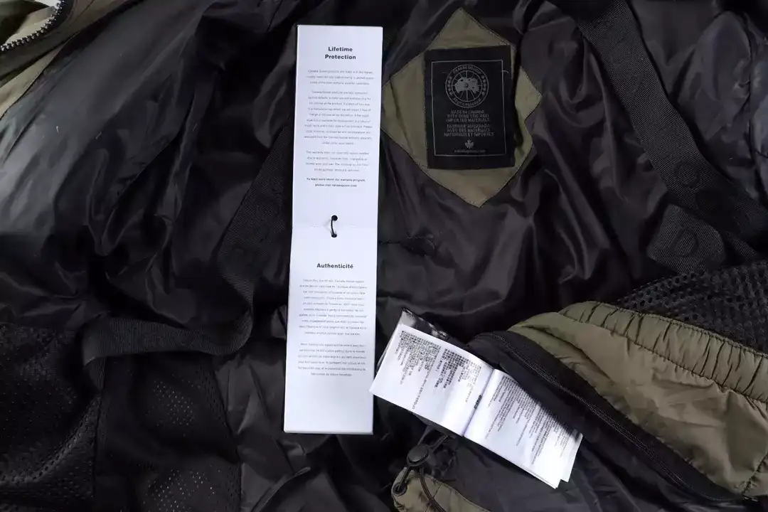 Canada-Goose-Parka-CG062-4.webp