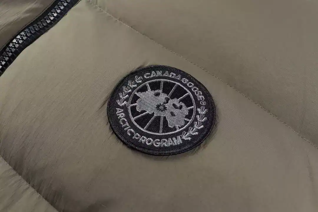 Canada-Goose-Parka-CG062-7.webp