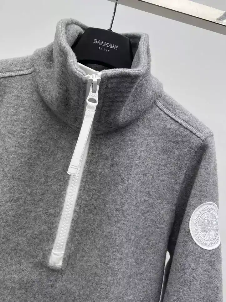 Canada-Goose-Severn-Fleece-Half-Zip-Sweater-CG013-2.webp