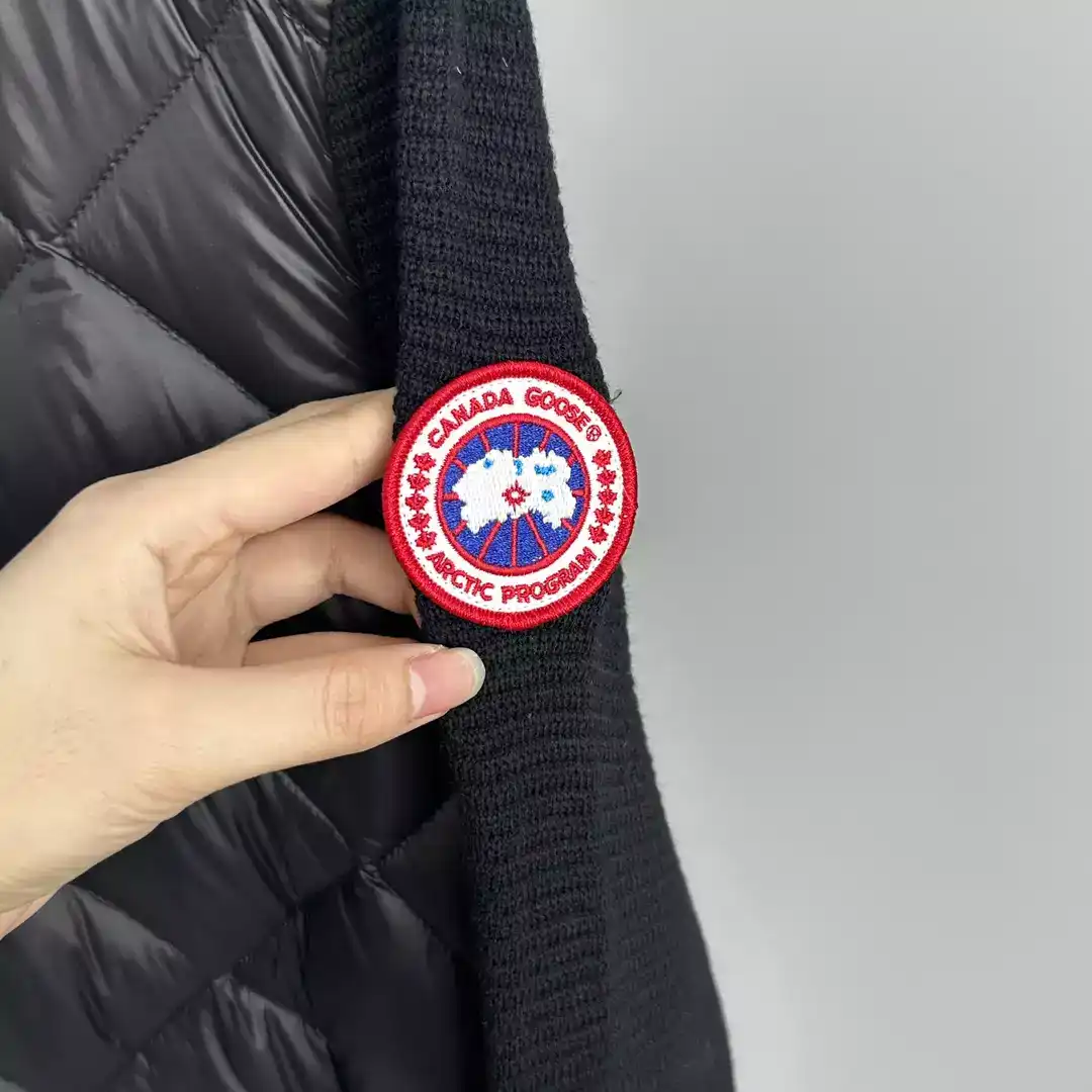 Canada-Goose-Womens-Hybridge-Quilted-Knit-Hoody-CG051-2.webp