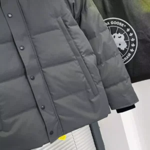 Canada-Goose-Wyndham-Parka-Heritage-CG026-5.webp