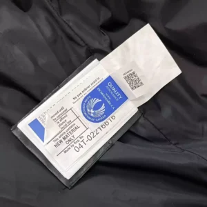 Canada-Goose-Wyndham-Parka-Heritage-CG027-1.webp