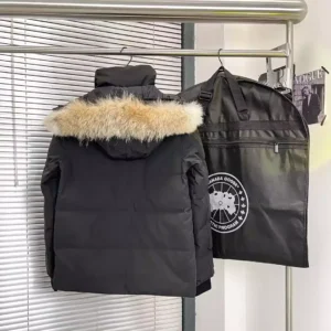 Canada-Goose-Wyndham-Parka-Heritage-CG027-6.webp