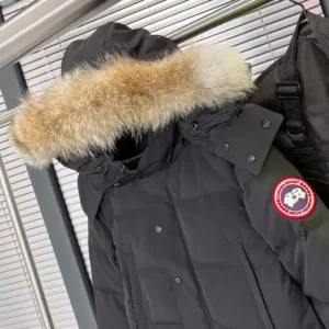 Canada-Goose-Wyndham-Parka-Heritage-CG027-7.webp