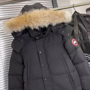 Canada-Goose-Wyndham-Parka-Heritage-CG027-8.webp