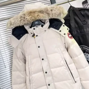 Canada-Goose-Wyndham-Parka-Heritage-CG029-3.webp