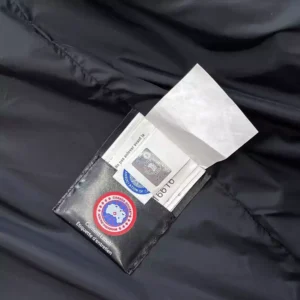 Canada-Goose-Wyndham-Parka-Heritage-CG029-4.webp