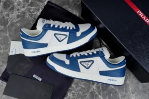 DOWNTOWN-LEATHER-SNEAKERS-IN-WHITE-AND-LACQUER-BLUE-PRD011-2.webp