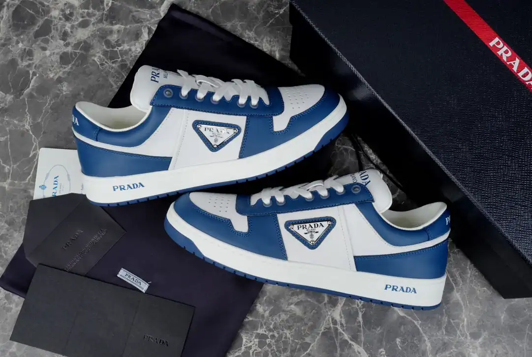 DOWNTOWN-LEATHER-SNEAKERS-IN-WHITE-AND-LACQUER-BLUE-PRD011-2.webp