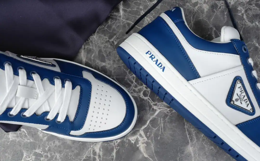 DOWNTOWN-LEATHER-SNEAKERS-IN-WHITE-AND-LACQUER-BLUE-PRD011-9.webp
