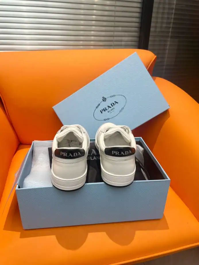 DOWNTOWN-LEATHER-SNEAKERS-IN-WHITE-PRD010-3.webp