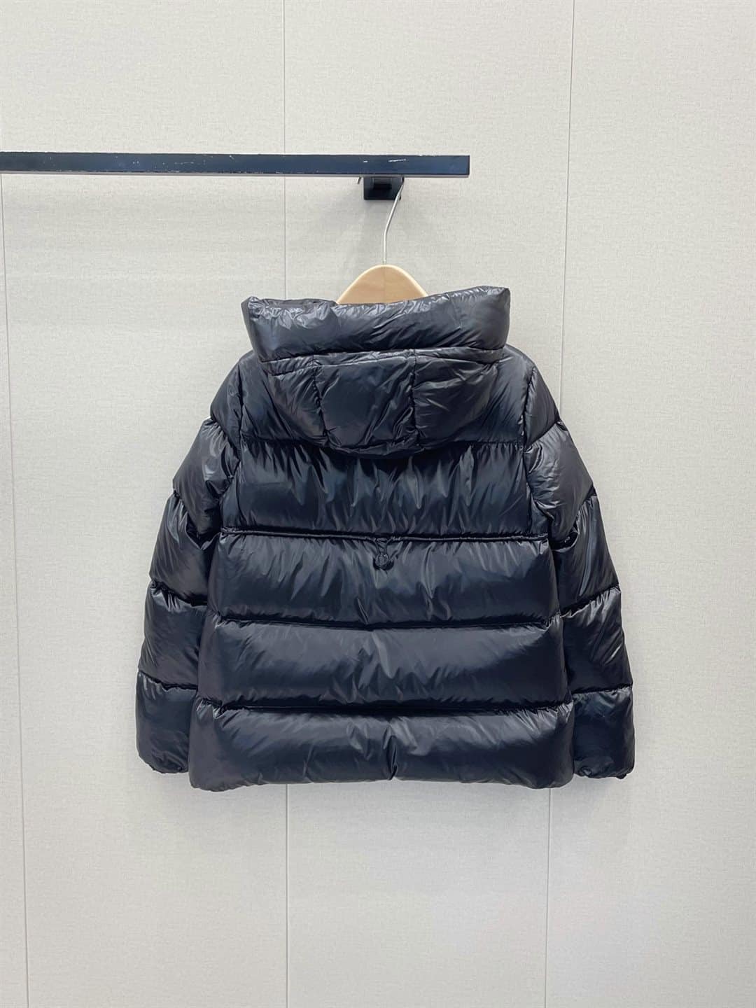 MONCLER-JACKET-MJ026-1-2-1.jpg