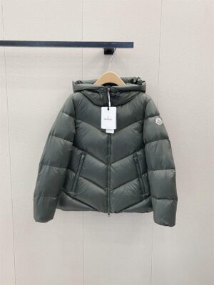 MONCLER-JACKET-MJ027-1-1.jpg