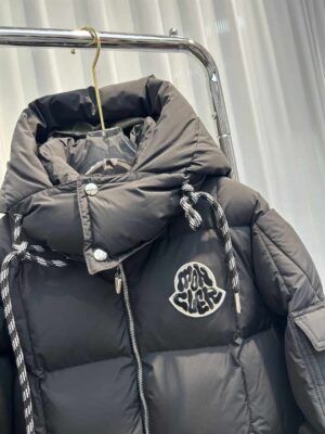 MONCLER-JACKET-MJ052-1-2.jpg