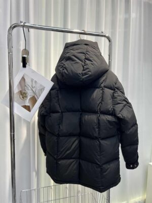 MONCLER-JACKET-MJ052-1-3.jpg