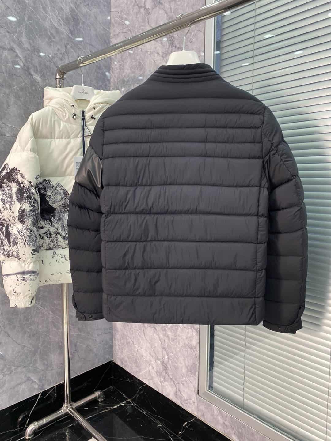 MONCLER-JACKET-MJ054-1-2.jpg