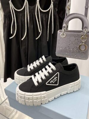 PRADA-DOUBLE-WHEEL-RE-NYLON-GABARDINE-SNEAKERS-BLACK-PRD086-4.jpg