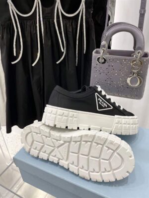 PRADA-DOUBLE-WHEEL-RE-NYLON-GABARDINE-SNEAKERS-BLACK-PRD086-8.jpg