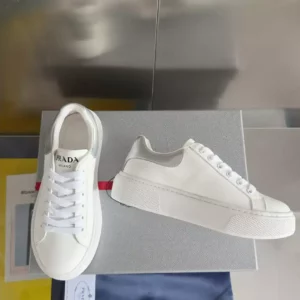 PRADA-LEATHER-LOW-TOP-SNEAKERS-PRD062-3.webp