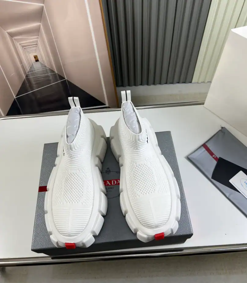 PRADA-SNEAKERS-PRD076-3.webp