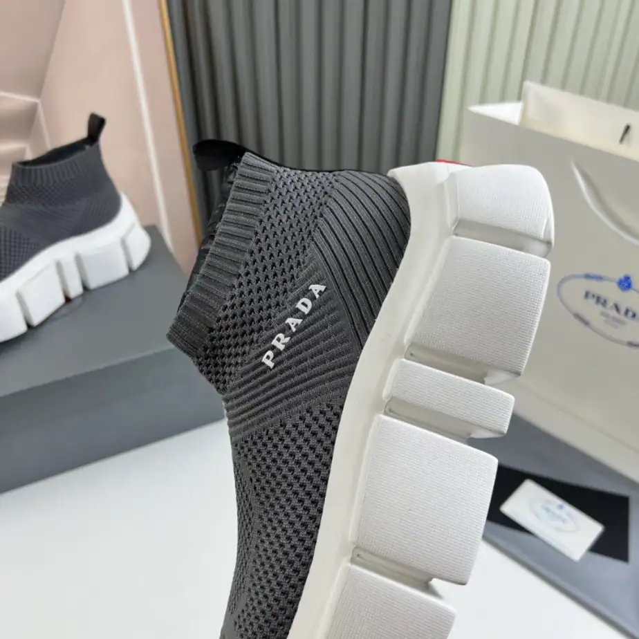 PRADA-SNEAKERS-PRD077-4.webp