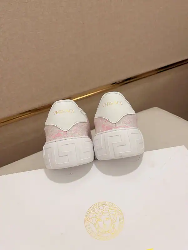 VERSACE-BAROCCO-GRECA-SNEAKERS-VS60-2.webp