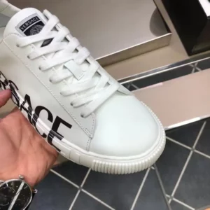 VERSACE-GRECA-LOGO-SNEAKERS-VS63-1.webp