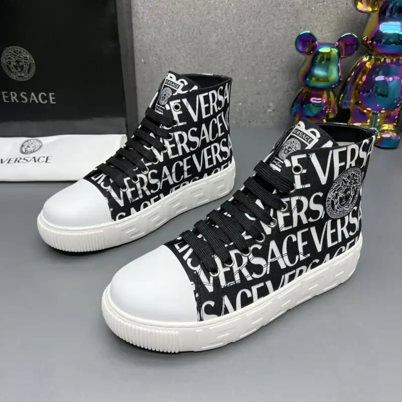 VERSACE-LA-GRECA-LOGO-PRINT-HIGH-TOP-SNEAKER-VS66-5.webp