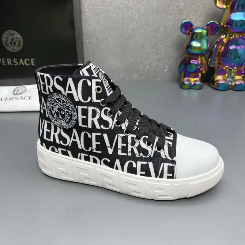 VERSACE-LA-GRECA-LOGO-PRINT-HIGH-TOP-SNEAKER-VS66-6.webp