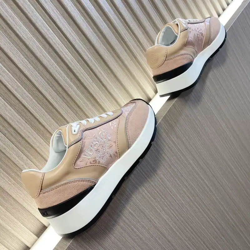 VERSACE-MILANO-RUNNER-SNEAKERS-VS46-2.webp